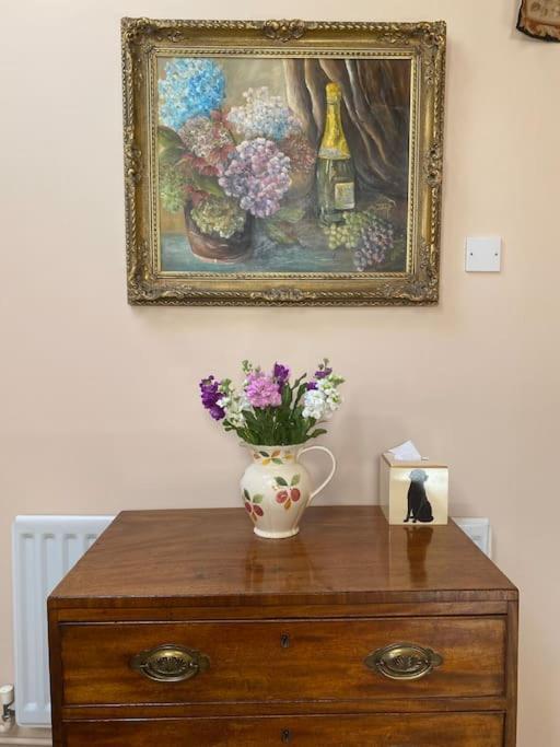 The Grooms Loft Self Contained Apartment Milton Abbas 外观 照片