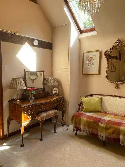 The Grooms Loft Self Contained Apartment Milton Abbas 外观 照片